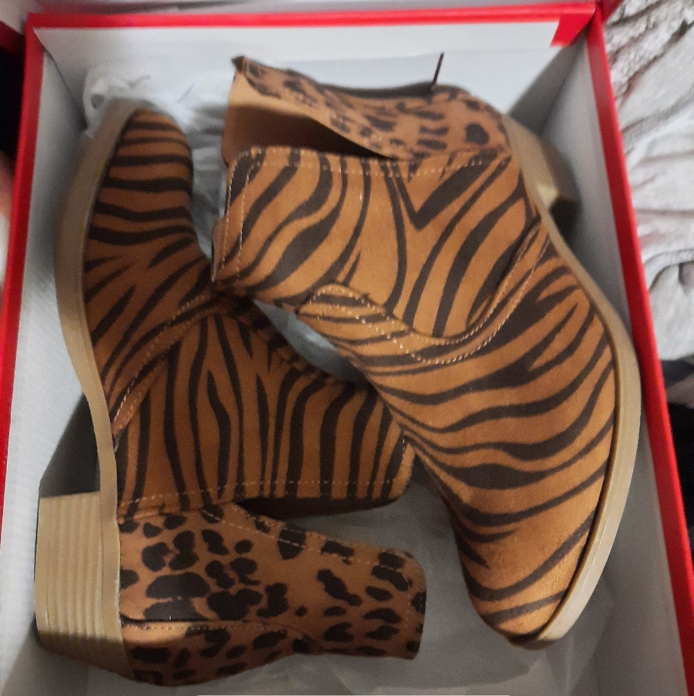 True Craft Booties. Size 7 BNIB.